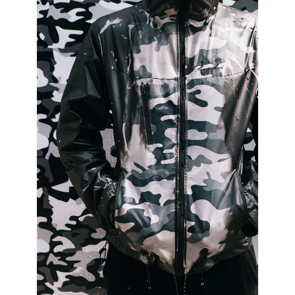 Windbreaker worn wet, showing the color-change effect